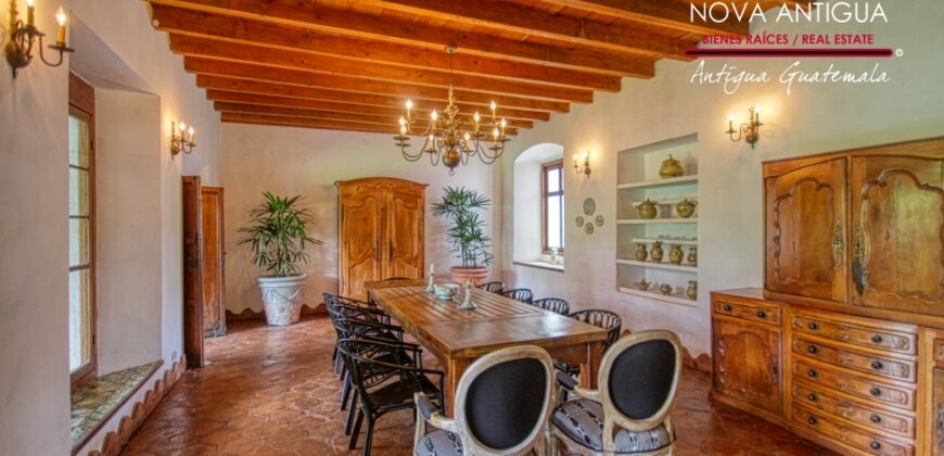 A4172 – Incredible colonial property