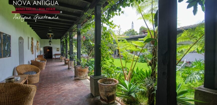 A4172 – Incredible colonial property