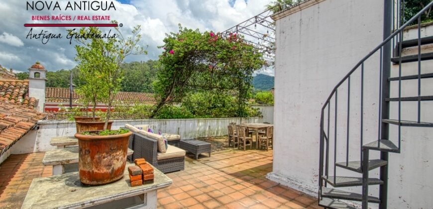 A4172 – Incredible colonial property