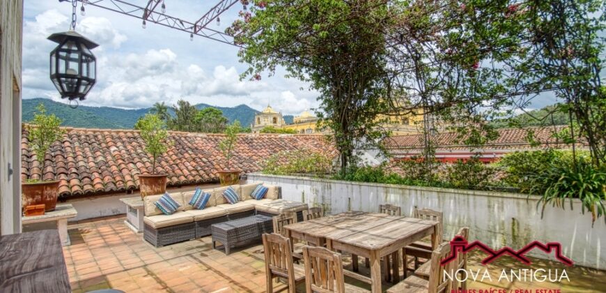 A4172 – Incredible colonial property