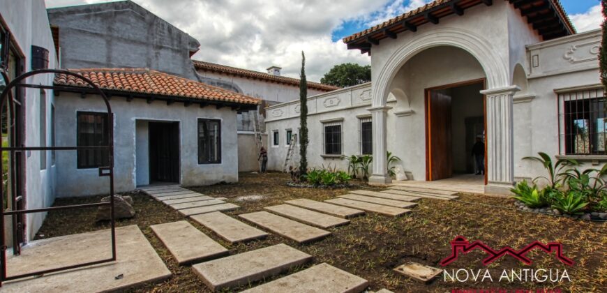 H101 – Hermosa casa en construccion en San Pedro el Alto