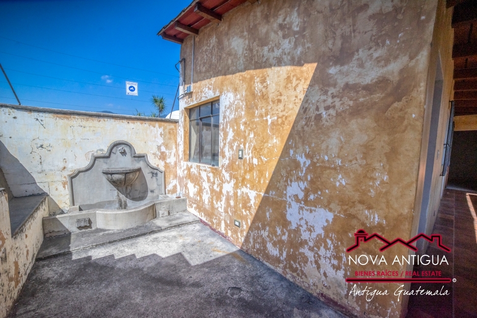A4175 – Property for sale in the center of Antigua Guatemala