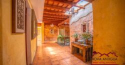 A4175 – Property for sale in the center of Antigua Guatemala