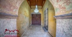 A4175 – Property for sale in the center of Antigua Guatemala