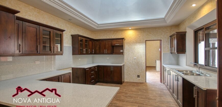 A4180 – House in residential area