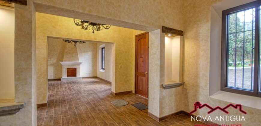 A4180 – House in residential area