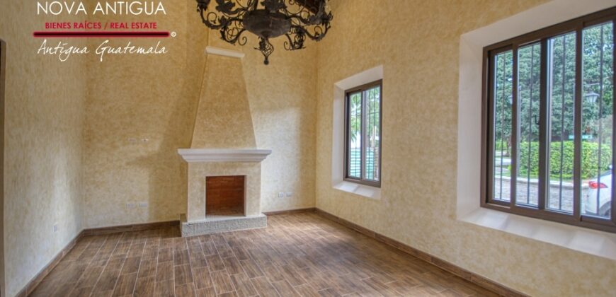 A4180 – House in residential area