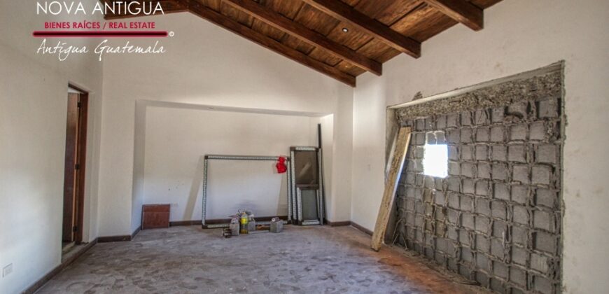 A4182 – House in residential area