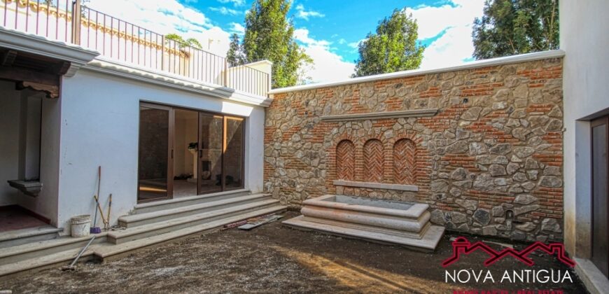 A4182 – House in residential area