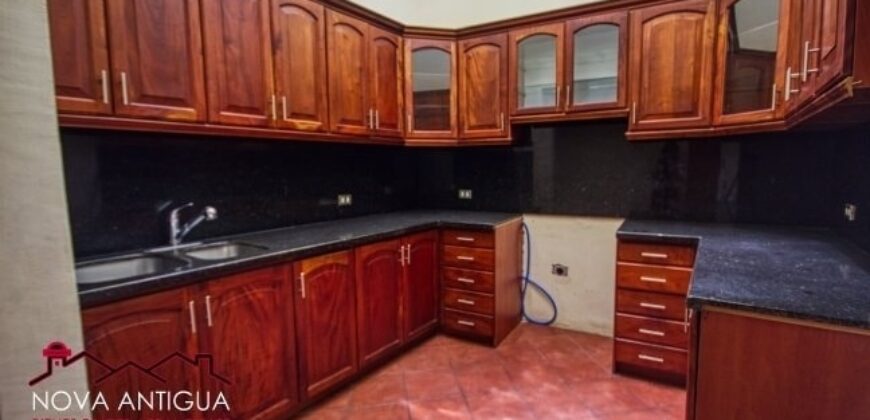 A732 – 4 bedroom house without furniture