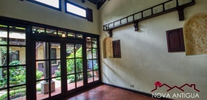 A732 – 4 bedroom house without furniture