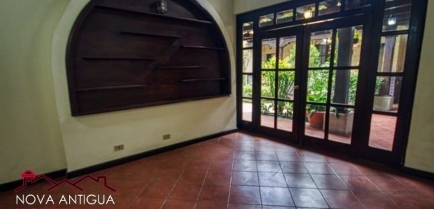 A732 – 4 bedroom house without furniture