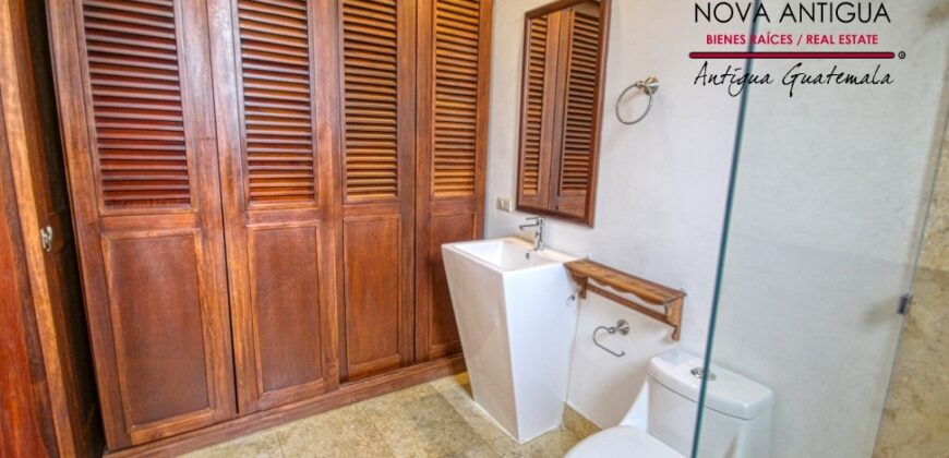 A4184-Beautiful house in Gravileas