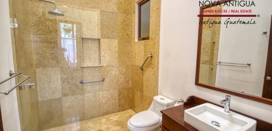 A4184-Beautiful house in Gravileas