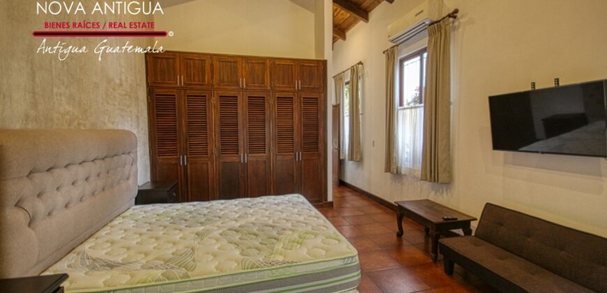 A4184-Beautiful house in Gravileas