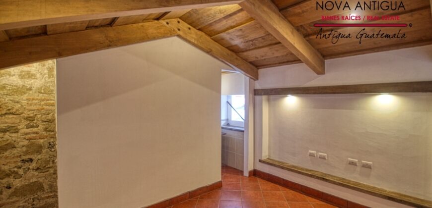 A4185 – Local comercial en el centro de Antigua Guatemala
