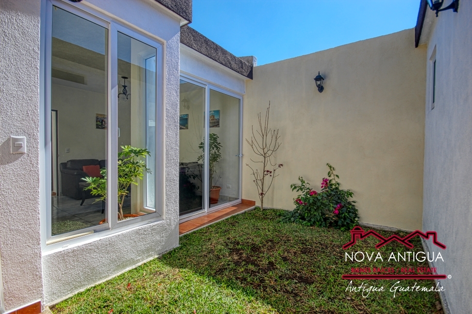 T39 – 1 level house in gated community