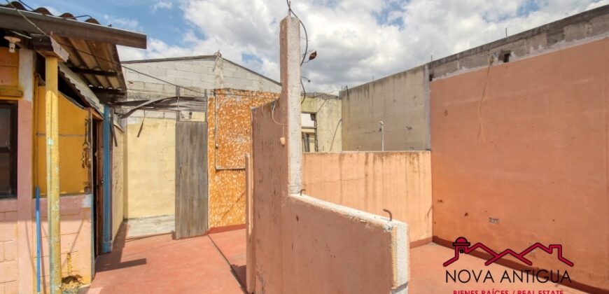 A4189 – Commercial property on busy street