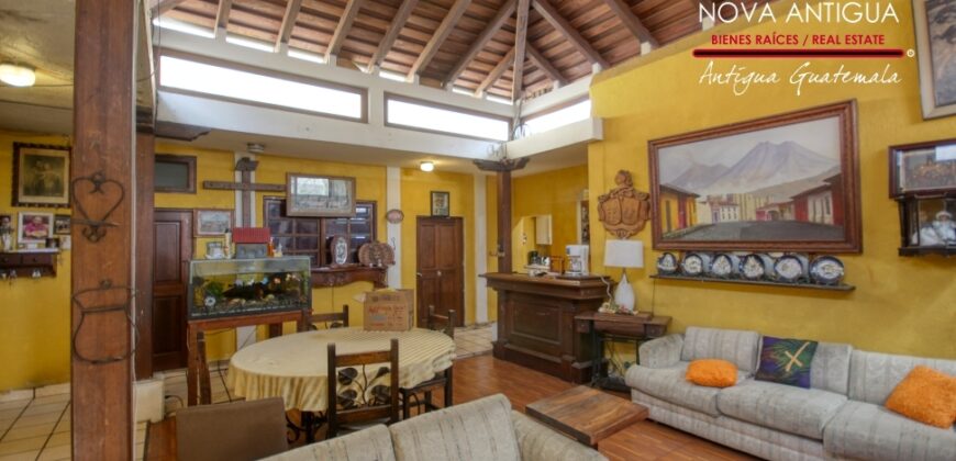 A4189 – Propiedad comercial sobre calle sumamente transitada