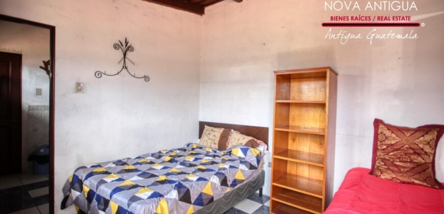 A4189 – Commercial property on busy street