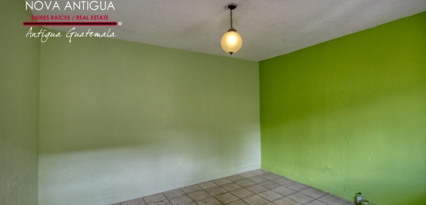 A4189 – Commercial property on busy street