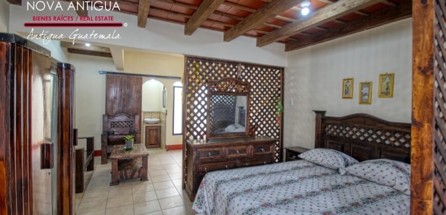 A4191 – Property with 3 equipped apartments