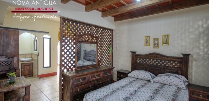 A4191 – Property with 3 equipped apartments