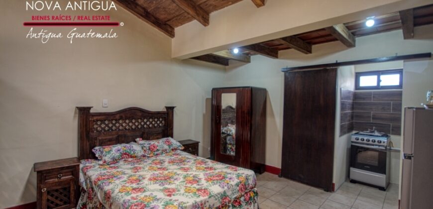 A4191 – Property with 3 equipped apartments