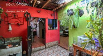 A4193 – House to remodel in the area of ​​Antigua Guatemala