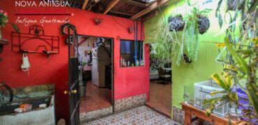 A4193 – House to remodel in the area of ​​Antigua Guatemala