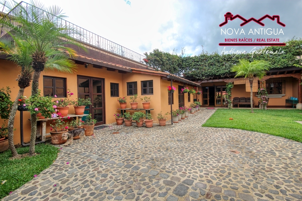 I70 – Espectacular casa en el area de San Pedro las Huertas