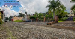 R24 – Bonita casa dentro de residencial con casa club