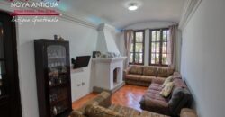 R24 – Bonita casa dentro de residencial con casa club