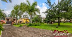 R24 – Nice house in Antigua Gardens