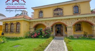 C4014 – Luxuriuos home for sale in exclusive gated community