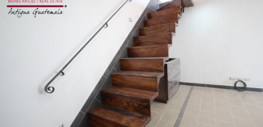 A3113 – Apartment complex for rent in Antigua Guatemala