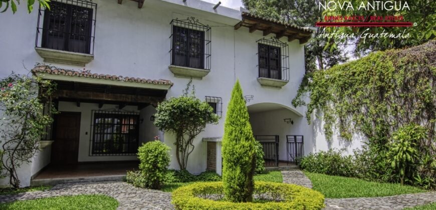 A807 – 3 bedroom house unfurnished