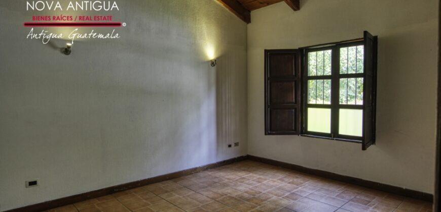 A807 – Casa 3 habitaciones sin muebles