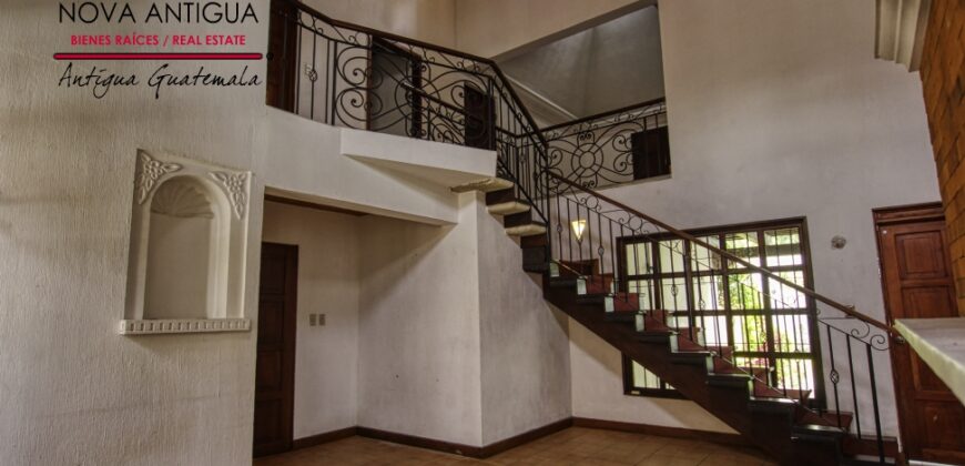 A807 – Casa 3 habitaciones sin muebles