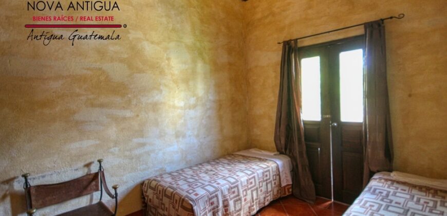 A712 – 2 bedroom apartment furnished