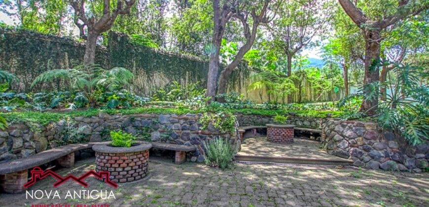 Q450 – Terreno de esquina en condominio exclusivo