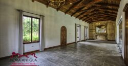 C4015 – Hermosa casa de un nivel en Jardines de Antigua
