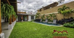 C4015 – Hermosa casa de un nivel en Jardines de Antigua