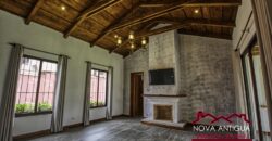 C4015 – Hermosa casa de un nivel en Jardines de Antigua