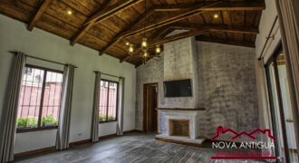 C4015 – Beautiful one level house in Jardines de Antigua