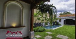 C4015 – Hermosa casa de un nivel en Jardines de Antigua