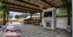 C4015 – Hermosa casa de un nivel en Jardines de Antigua