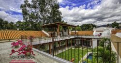 C4015 – Hermosa casa de un nivel en Jardines de Antigua