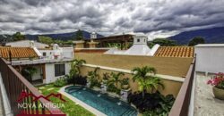 C4015 – Hermosa casa de un nivel en Jardines de Antigua