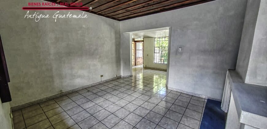 A4198 – Local for rent in Antigua Guatemala